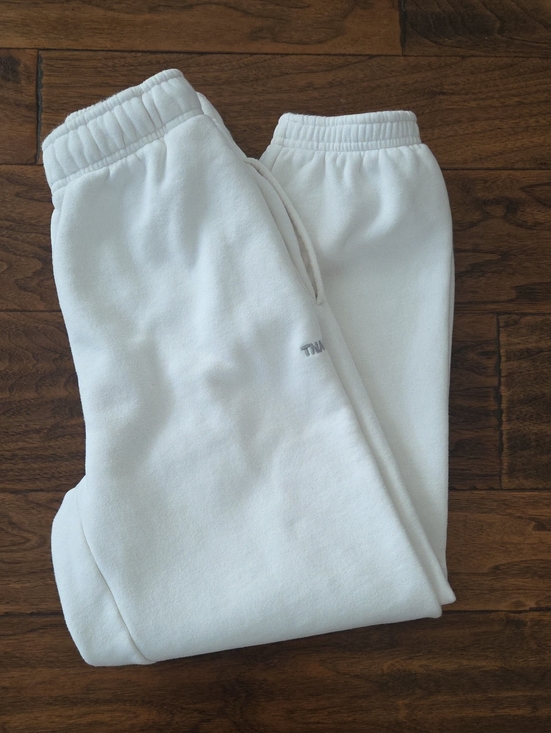 TNA Pants - TNA White Fleece Joggers With Pockets. Size 2XS.